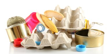 beyaz izole çöp yığını