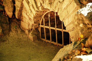 Tuğla duvar kemer ve çit