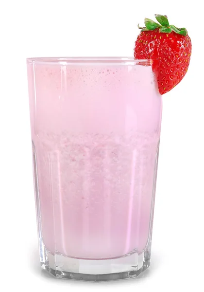 Een glas verse koude strawberry smoothie, geïsoleerd op wit — Stockfoto