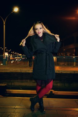 Mutlu stil sahibi kadın 