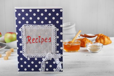 Tarif kitabı bir tablo