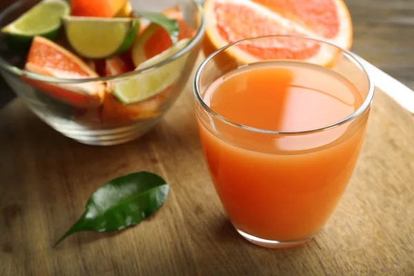 Jus jeruk dan buah segar — Stok Foto