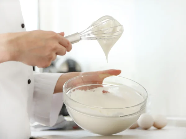 Cooking buttery cream on kitchen — Stock Photo, Image