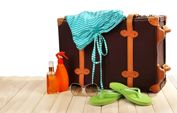 夏のアイテムで小型スーツケース — ストック写真