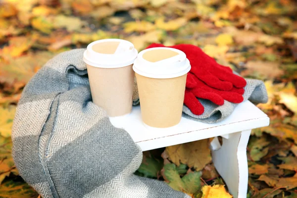 Herfst samenstelling met warme drank — Stockfoto