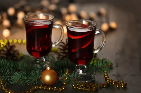 Mulled wine with spices — Stock Photo, Image