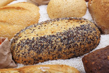 Karışık ekmek ve tahıllar