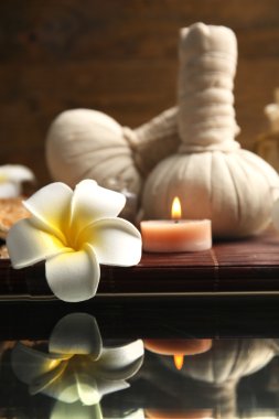 Kompozisyon masada sakin ol 