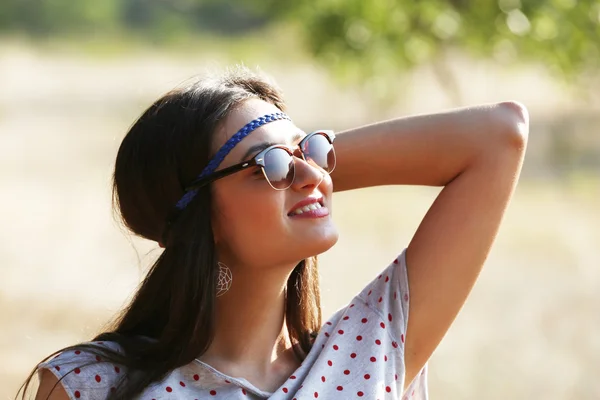 Beautiful woman in sunglasses — Stock Photo, Image