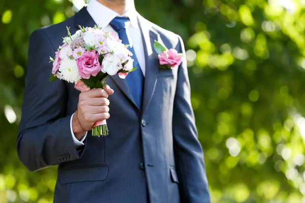 Luva com buquê de casamento — Fotografia de Stock