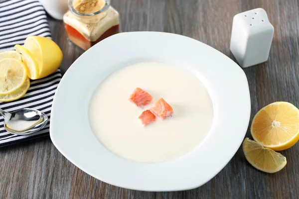 Köstliche Lachscremesuppe — Stockfoto