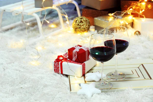 Två glas glögg på jul — Stockfoto