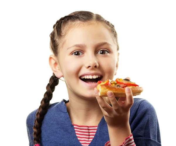 Mädchen isst Pizza — Stockfoto
