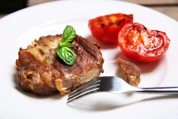 Roasted beef fillet on plate — Stock Photo, Image