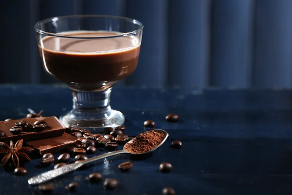ガラスのチョコレート デザート — ストック写真
