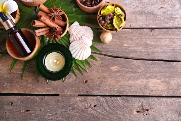 Beautiful spa setting on palm leaf — Stock Photo, Image