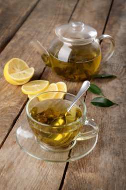Cam bardak çay ve çaydanlık