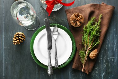 Noel yemeği için ayarla çanak