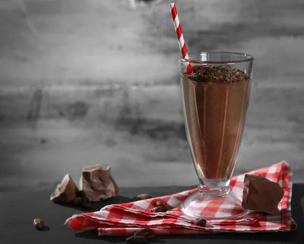 Čokoláda koktejl na pozadí — Stock fotografie