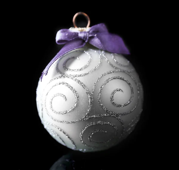Hermosa bola de Navidad —  Fotos de Stock