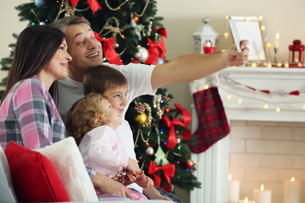 Retrato familiar de Navidad — Foto de Stock