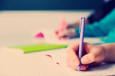 Öğrencilerin okulda eller