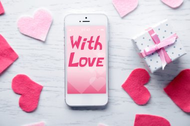 yürekleri beyaz akıllı telefon 