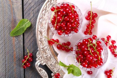 taze kırmızı kuş üzümü  