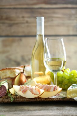 İtalyan yemek ve şarap türleri ile natürmort