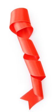 Kırmızı kurdele beyaz üzerine izole