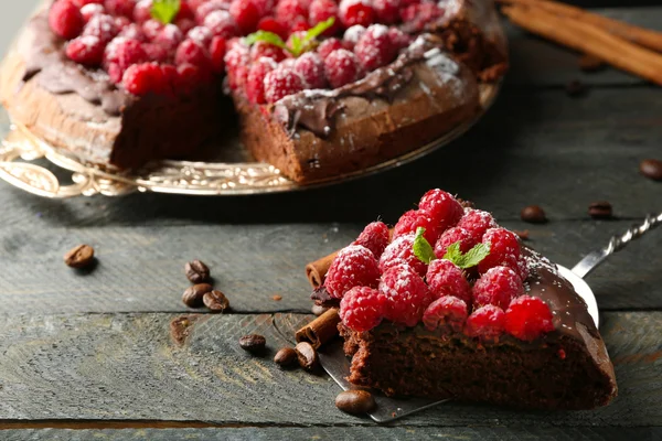 Kek çikolata sır ve ahududu — Stok fotoğraf