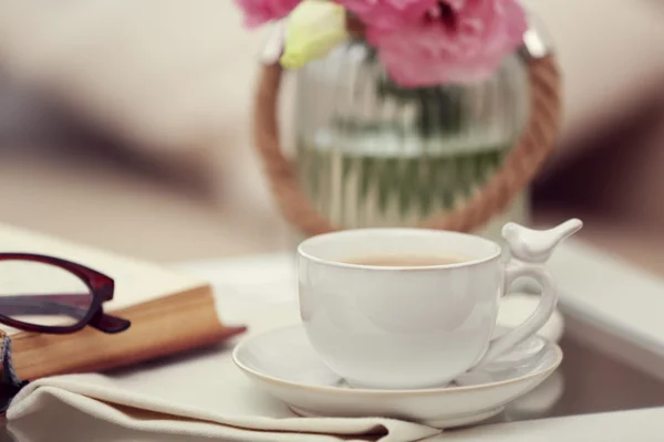 Xícara de café com livro — Fotografia de Stock