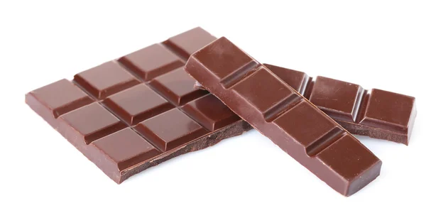 Чорні шоколадні шматочки ізольовані на білому тлі — стокове фото
