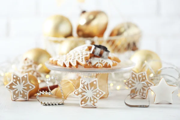 Krásné cukroví s vánoční výzdobou — Stock fotografie