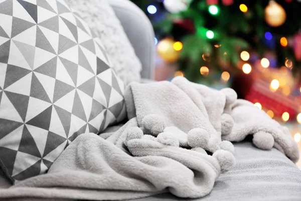 Chambre décorée avec arbre de Noël — Photo