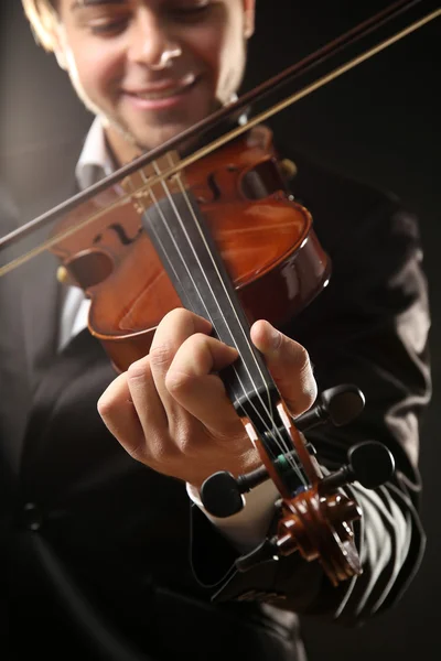 De violist prestaties close-up — Stockfoto