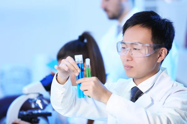 Técnico médico trabajando — Foto de Stock