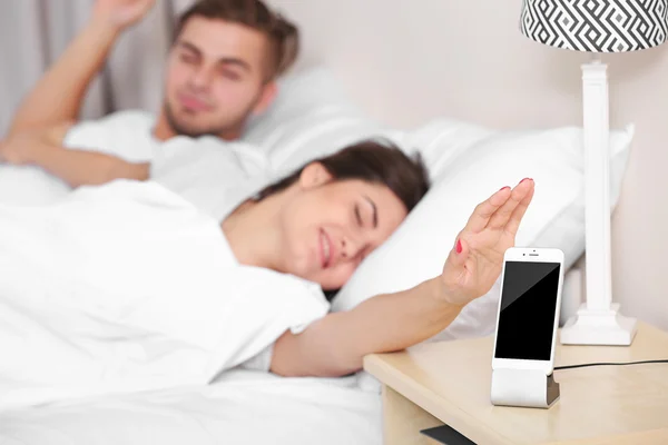 Gelukkige paar wakker — Stockfoto