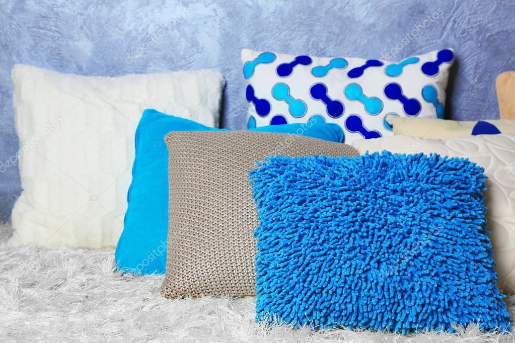 Almohadas decorativas sale