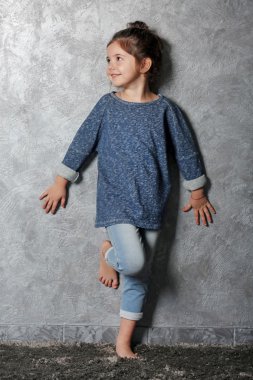 Küçük moda çocuk kız portresi