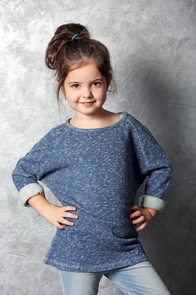 Retrato de menina criança de moda pouco — Fotografia de Stock