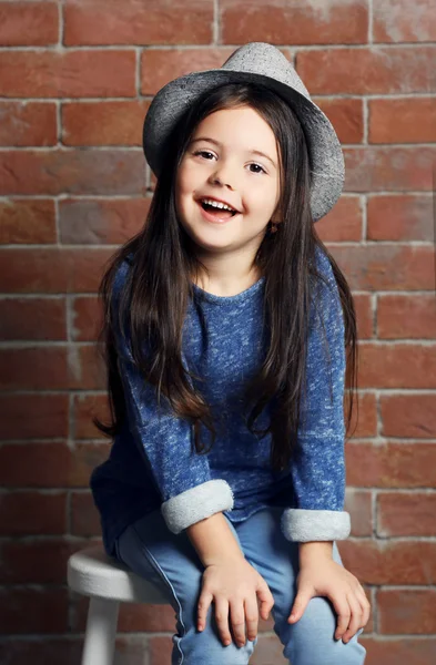 Retrato de niña de moda —  Fotos de Stock