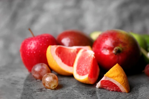 Fruits on a table — Stock Photo, Image