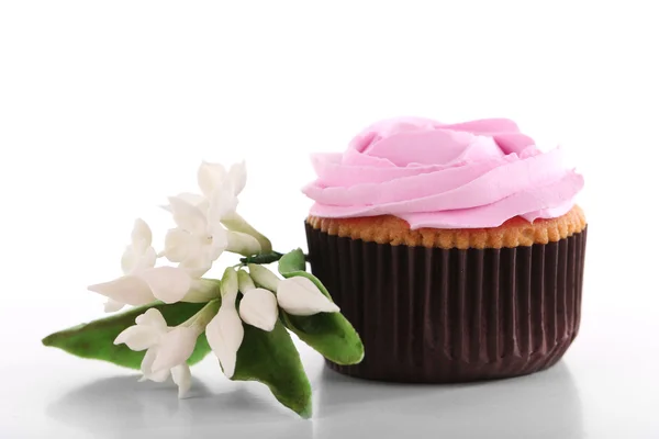 Cupcake savoureux, isolé sur blanc — Photo