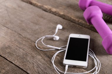 cep telefonu, pembe aptal çan ve lastikbotlar 