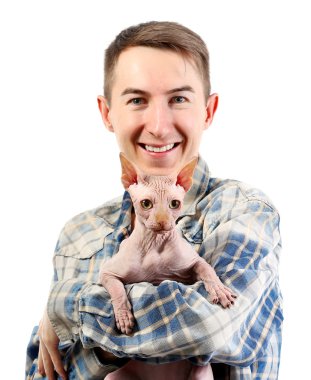 Yakışıklı delikanlı üzerinde beyaz izole kedi, holding