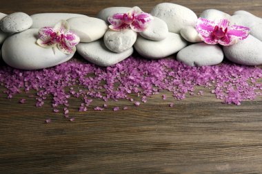 Spa taşlar ve orkide 