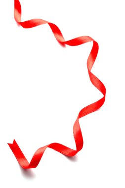 Kırmızı kurdele beyaz üzerine izole