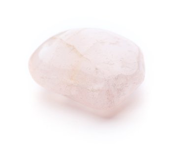 Pembe Kuvars beyaz arka plan üzerinde izole