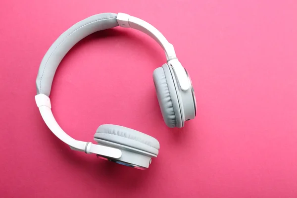 Auriculares blancos y grises —  Fotos de Stock